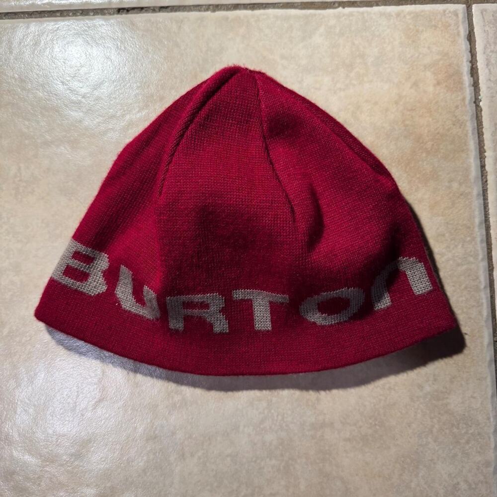 Vintage y2k burton red knit beanie